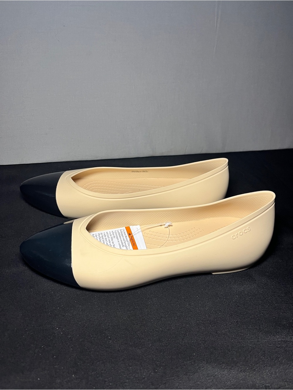 Crocs Brooklyn Dip Pointed Flats in a cream and black Size 8